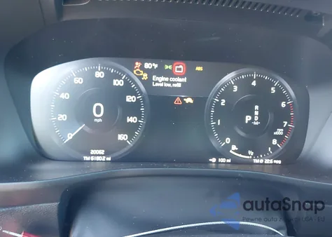 2022 Volvo Xc40 T5 Momentum z USA, uszkodzony, nr VIN YV4162UK1N2763065